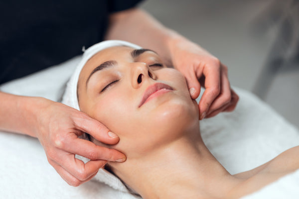 FROM BEAUTY TREATMENT TO LIFE SAVER: HOW FACIALS CAN DETECT SKIN CANCERS
