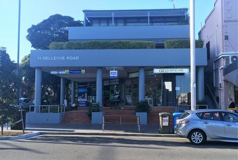 Where are we? Parking options & Public transport...