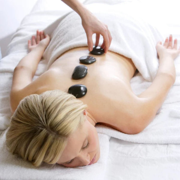 QED SIGNATURE HOT STONE MASSAGE - Pamper Treatment